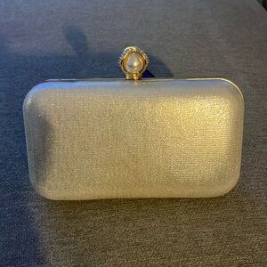 Gold clutch